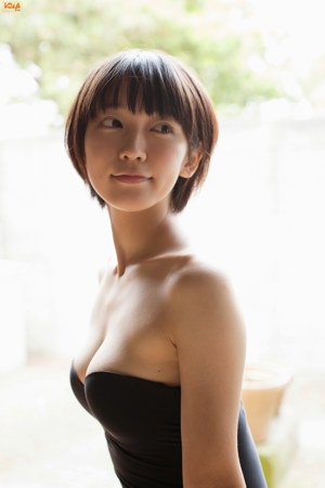 [Bomb.TV] October 2014 Issue Riho Yoshioka