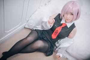 [Net Red COSER Photo] The slightly sensual cute girl is the last word - Matthew's uniform & cat under the clothes