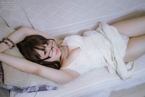 [인터넷 연예인 COSER 사진] 귀여운 소녀 냐코 고양이 - 망상 소녀와 캐주얼 옷의 동거 생활 시리즈