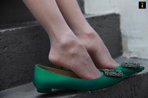 Ванпин "Зеленые туфли на плоской подошве Ванпина" [Iss to IESS] Красивые ноги и шелковые ступни.