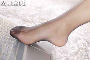 모델 Haruharu "스타킹의 아름다운 여비서"[Ligui LiGui] 스타킹 발 사진 사진