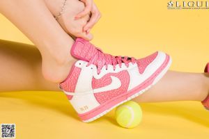 [丽 柜 LiGui] Model Yoona "Seri Bulutangkis Gadis Basket" Foto Kaki Cantik dan Kaki Giok